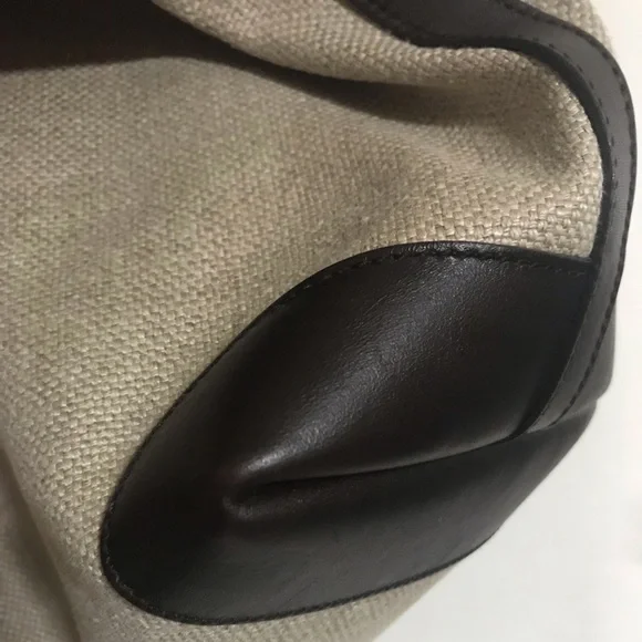 Hot Find! Gucci Signature Tote - Rare Collectable, Made in Italy, Like New - Picture 12 of 15